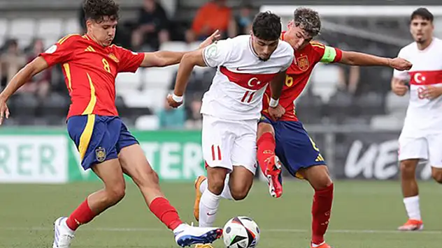 U19 Milli Futbol Takımı, İspanya ile 1-1 berabere kaldı
