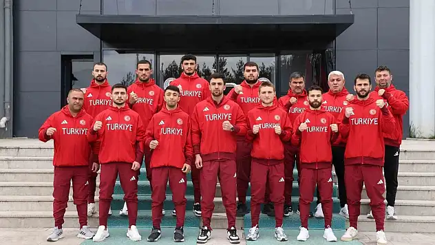 U23 Boks Milli Takımı Budapeşte'ye gitti