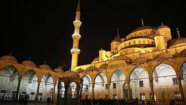 Üç aylar pazartesi başlıyor