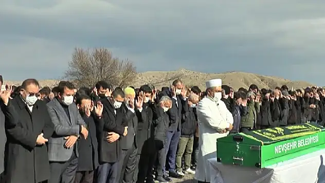 Uçak mühendisi Kesekçi gözyaşlarıyla toprağa verildi
