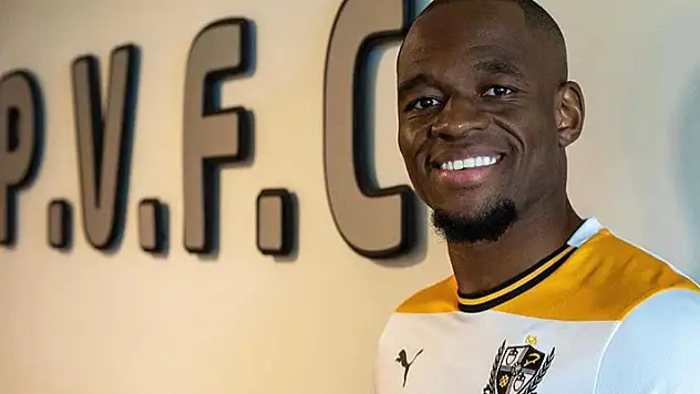 Uche Ikpeazu İngiltere'ye transfer oldu