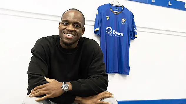 
Uche Ikpeazu İskoçya ekibine transfer oldu