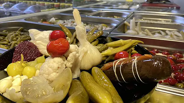 Üçlü salgına karşı savaşan en doğal antibiyotik, turşu
