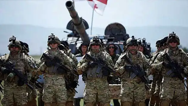 Üçlü tatbikatla Rusya'ya gözdağı !