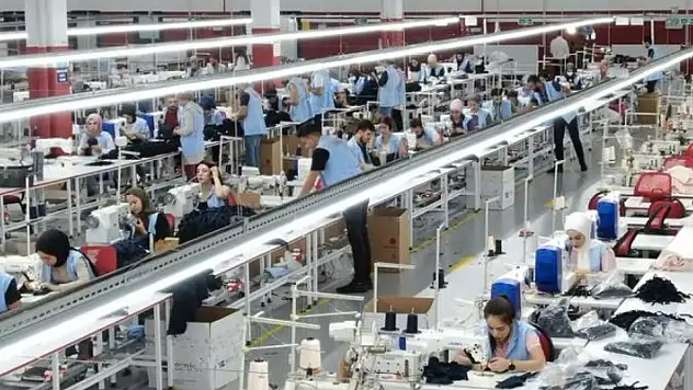 Ücretli çalışan sayısı yıllık yüzde 3,4 arttı
