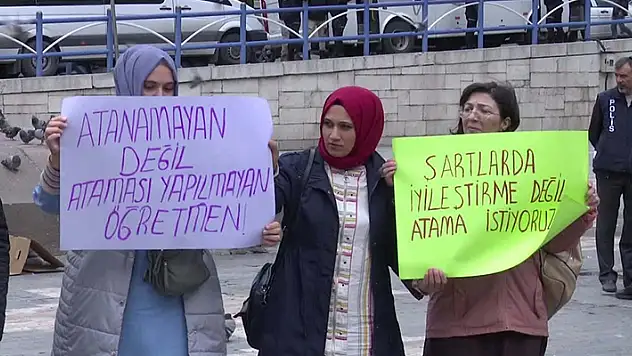Ücretli öğretmenler kadro bekliyor

