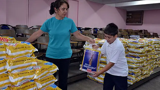 Ücretsiz ders kitapları plastik poşetsiz dağıtılacak