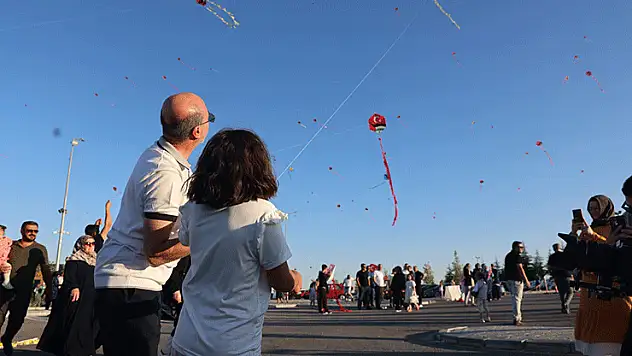 Uçurtmalar Selçuklu semalarını süsledi
