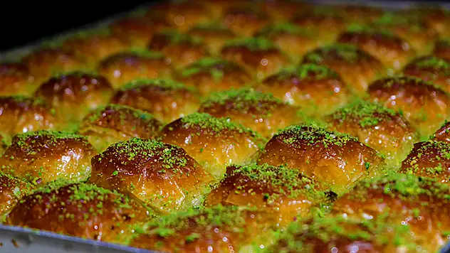 Ucuz baklavada 'yer fıstığı' oyunu
