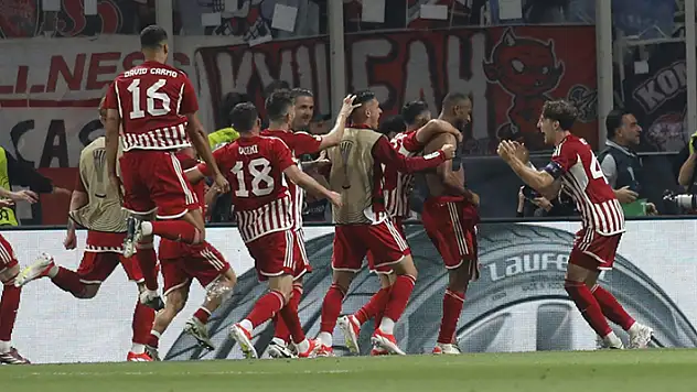 UEFA Avrupa Konferans Ligi'nde şampiyon Olympiakos
