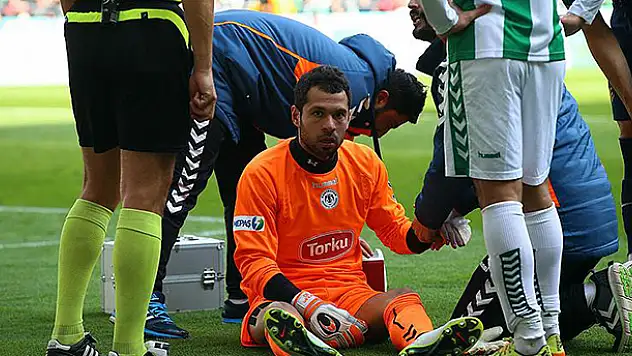 UEFA Avrupa Ligi'nde haftanın oyuncusu Serkan Kırıntılı