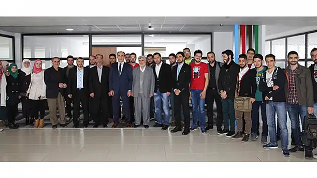 Uğur İbrahim Altay Suriyeli öğrencilerle buluştu