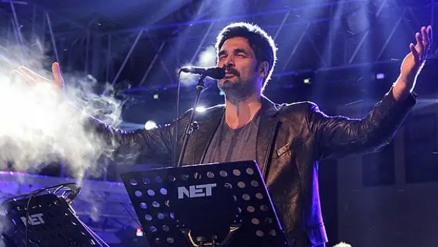 Uğur Işılak, KOP Gençlik Festivali'nde sahne aldı