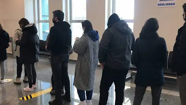 Ukrayna'dan Tahliye Edilen İlk Türk Kafilesi Edirne'ye Geldi