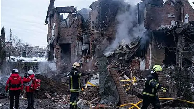 Ukrayna: Rusya'nın düzenlediği hava saldırılarında 3 kişi öldü, 5 kişi yaralandı
