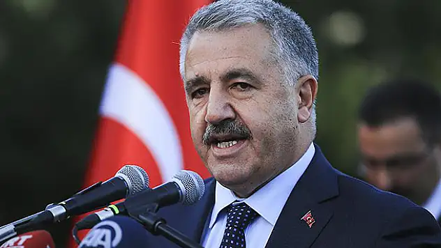 Ulaştırma Denizcilik ve Haberleşme Bakanı Arslan: Bin 472 köye baz istasyonu kuracağız