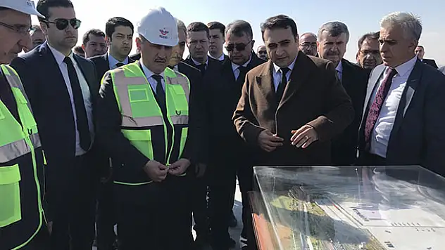 Ulaştırma ve Altyapı Bakanı Turhan, Konya'da