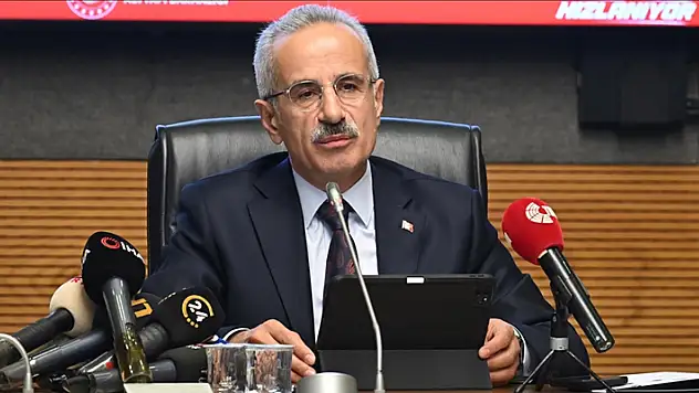 Ulaştırma ve Altyapı Bakanı Uraloğlu'ndan uçak bileti fiyatlarına ilişkin açıklama
