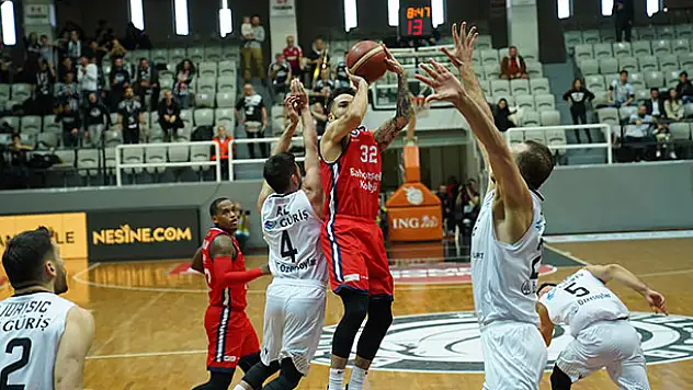 ULEB'de perde açılıyor