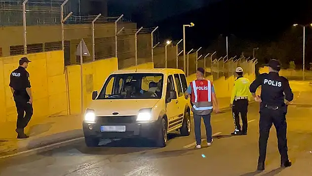 Ülke genelinde 'huzurlu sokaklar ve terör suçları uygulaması' yapıldı

