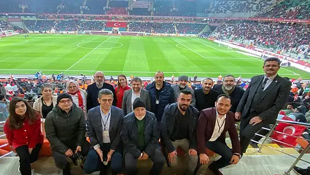 Ülker, milli maçı basınla izledi 