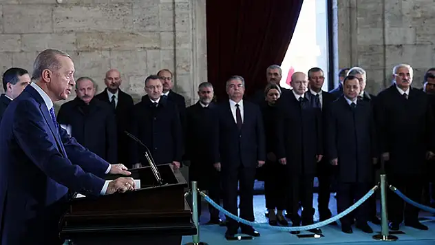 Ulu Önder Atatürk için Anıtkabir'de devlet töreni düzenlendi
