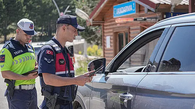 Uludağ'ın ormanlarında jandarmadan 24 saat motorize devriye