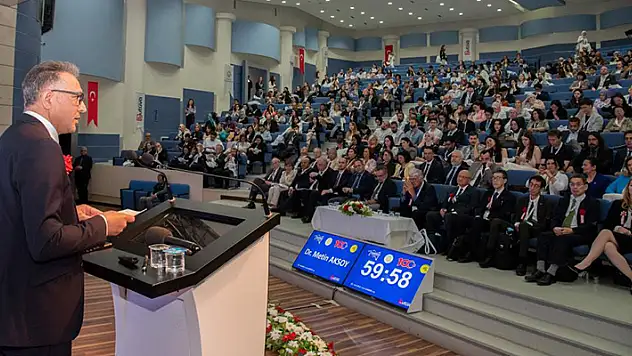 Uluslararası Adeziv Diş Hekimliği Kongresi, SÜ ev sahipliğinde başladı
