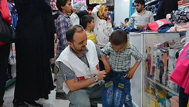 Uluslararası doktorlardan yetimlere bayramlık