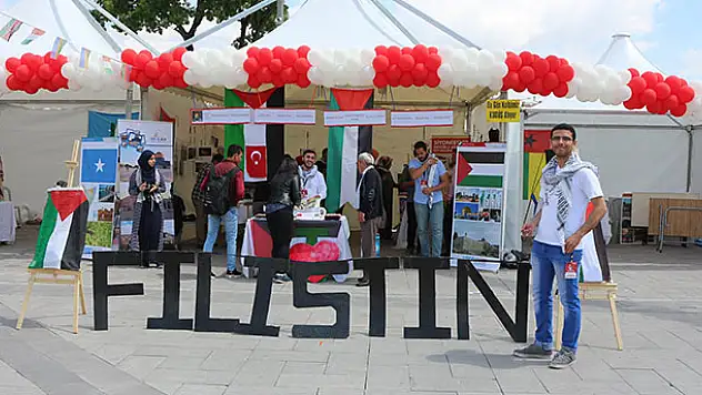 Uluslararası öğrenciler ülkelerini Konya'da tanıtıyor