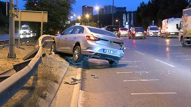 Ümraniye'de kaza: Sürücü yaralı arkadaşını bırakıp kaçtı