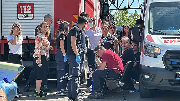 Ümraniye'de motor fabrikasında yangın çıktı: 10 işçi dumandan etkilendi