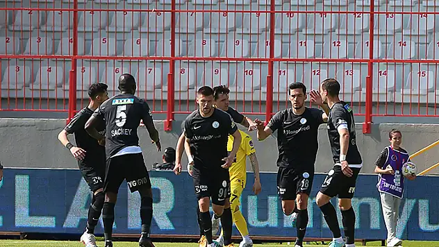 Ümraniyespor Süper Lig'e veda etti