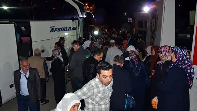 'Umre'ye götüreceğiz' diyerek Şanlıurfa ve Gaziantep'i gezdirip geri getirdiler