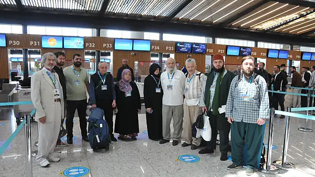 Umre ziyaretleri 2 yıl aradan sonra yeniden başladı