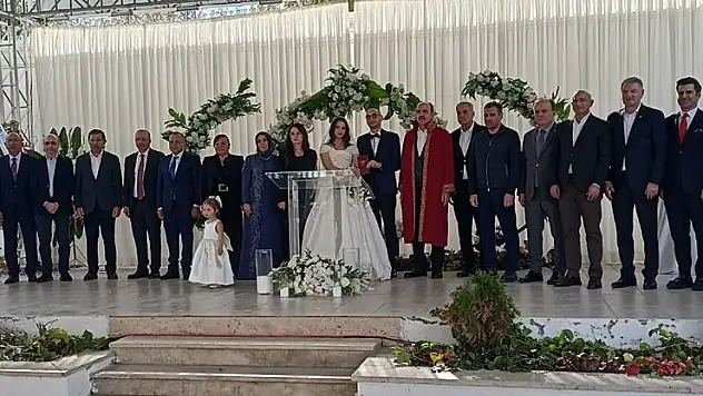 Un sanayicileri ve protokol bu düğünde buluştu