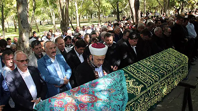 Ünal Karaman'ın annesi Konya'da dualarla defnedildi