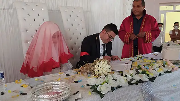 Ünal ve Karadağ ailesinin mutlu günü