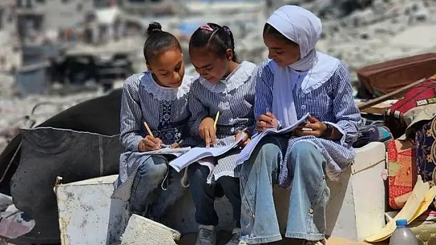UNICEF: Gazze'de okulların yüzde 90'ından fazlası yıkılmış veya hasar görmüş durumda
