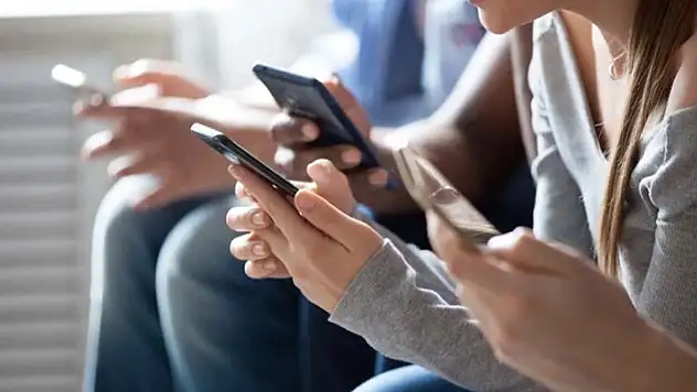 Üniversite öğrencilerine telefon ve bilgisayar desteğinin detayları belli oldu! 