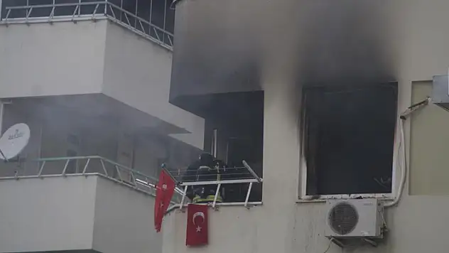 Üniversite öğrencisi genç kızın tek başına kaldığı evinde yangın çıktı