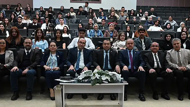 Üniversite Sanayi İş Birliği kapsamında eğitim alan öğrenciler sertifikalarını aldılar