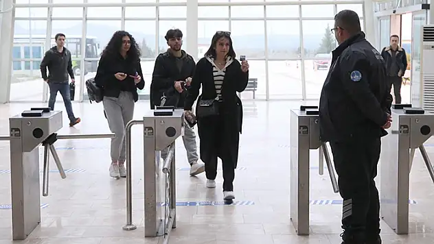 Üniversitelerde 'hibrit eğitim' başladı
