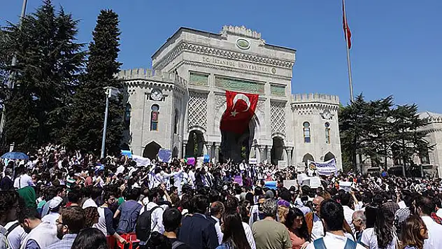 Üniversitelerin bölünmesinin nedeni 'aşırı büyüme'