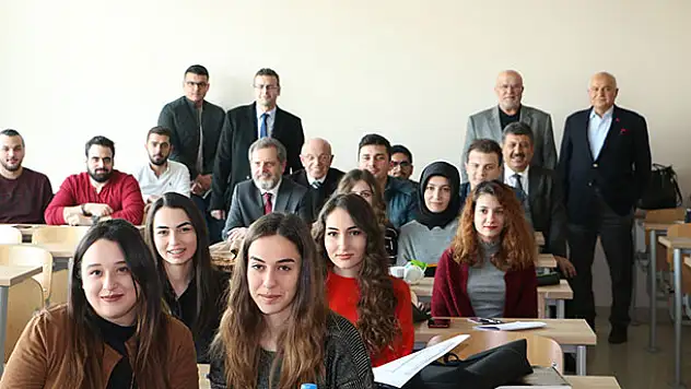 Ünlü Ekonomistler KTO Karatay Üniversitesinde