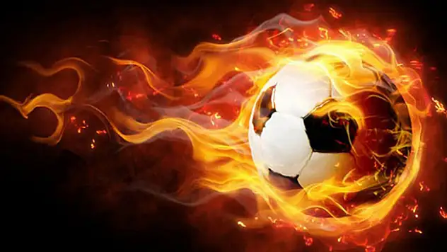 Ünlü futbolcu trafik kazası geçirdi!