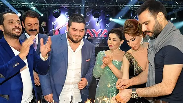 Ünlü isimleri bir araya getiren doğum günü