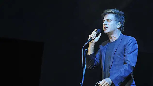 Ünlü sanatçı Teoman yeni klibinde mülteci dramını anlattı