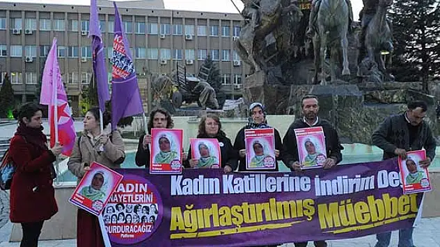 Uşak'ta kadın cinayetleri protesto edildi