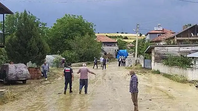 Uşak'ta sağanak etkili oldu
